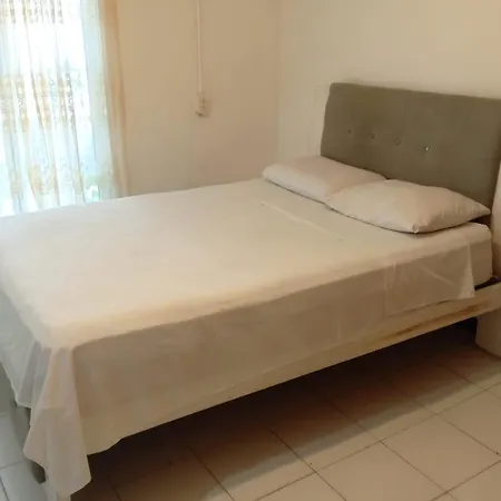 Shanty Hostal *