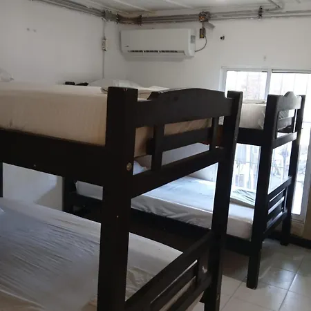 Shanty Hostal *